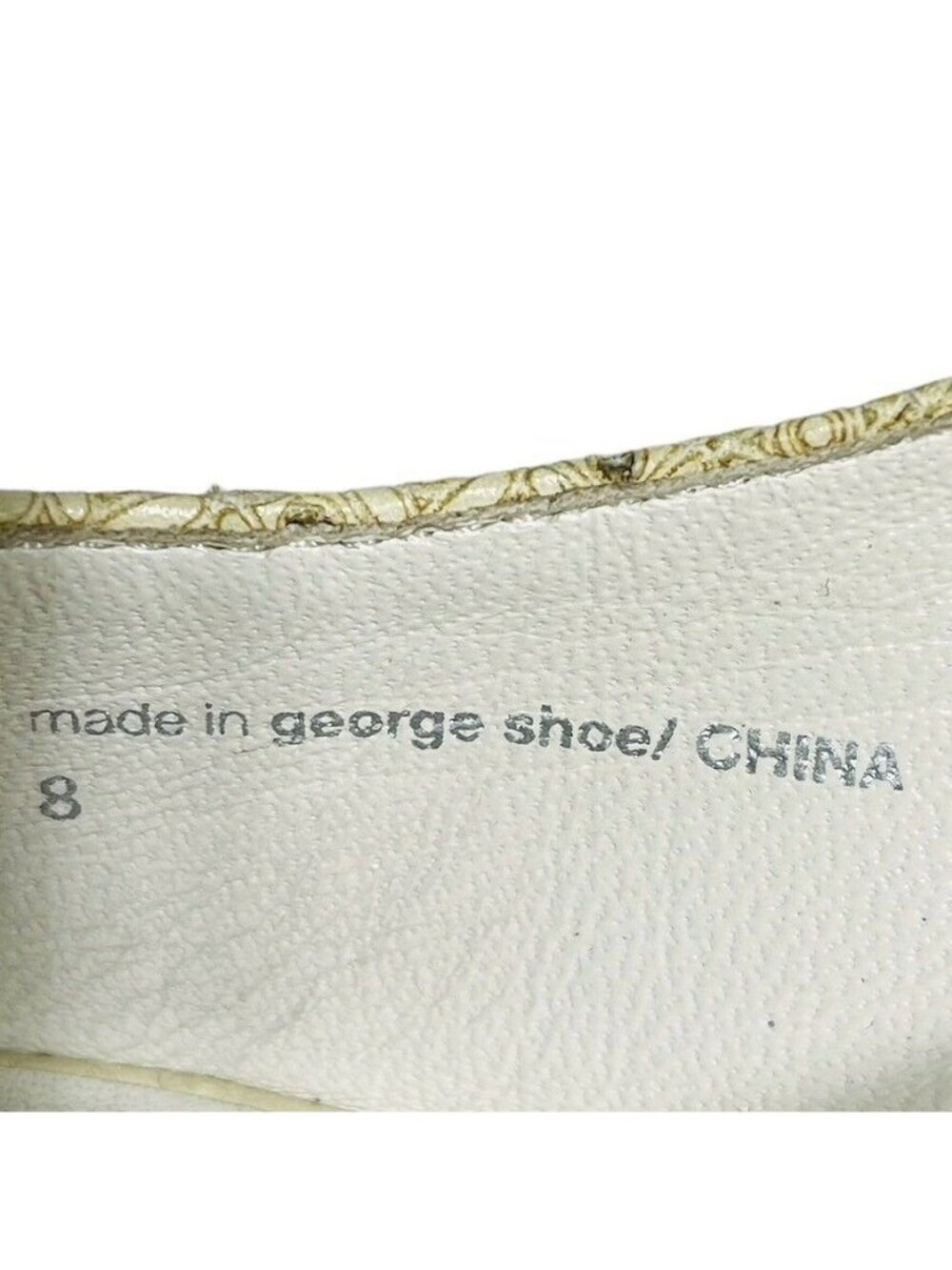 Joy Chen Womens Beige Wedge Shoes Gold Logo Medallion Size 8 - Picture 11 of 13